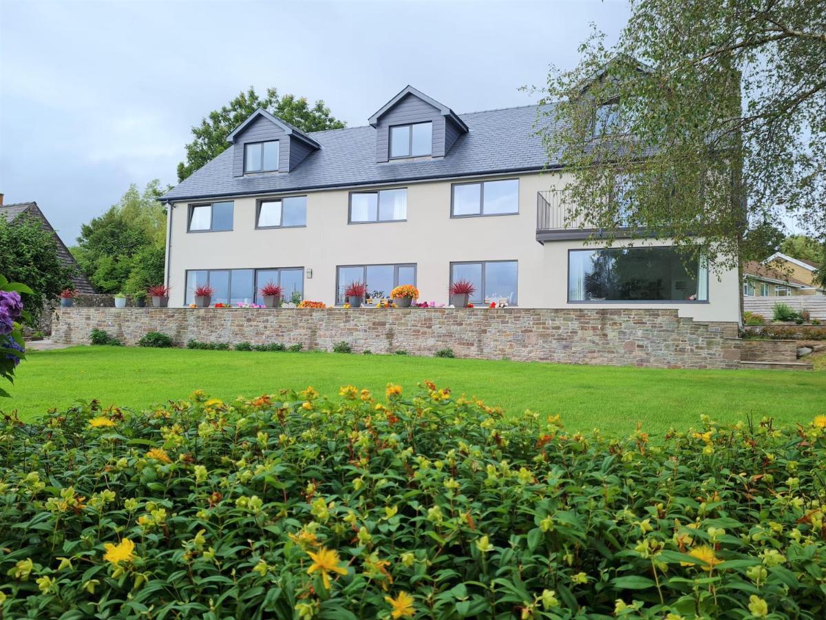 Camden Lodge B&B And Cottage Brecon Exterior photo